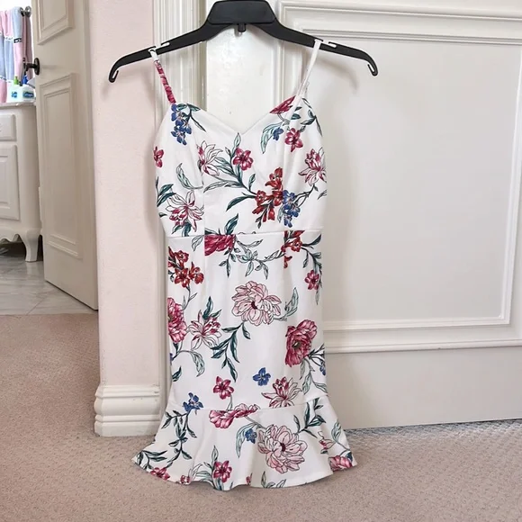 Dresses | Floral Mini Dress W Ruffles At The Bottom Size Juniors 3 | Poshmark Dresses | Floral Mini Dress W Ruffles At The Bottom Size Juniors 3 | Poshmark